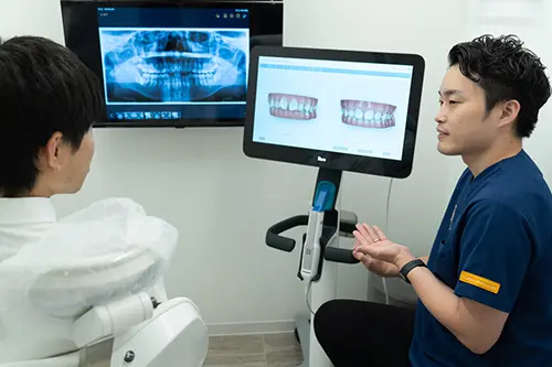 歯科医師により説明シーン